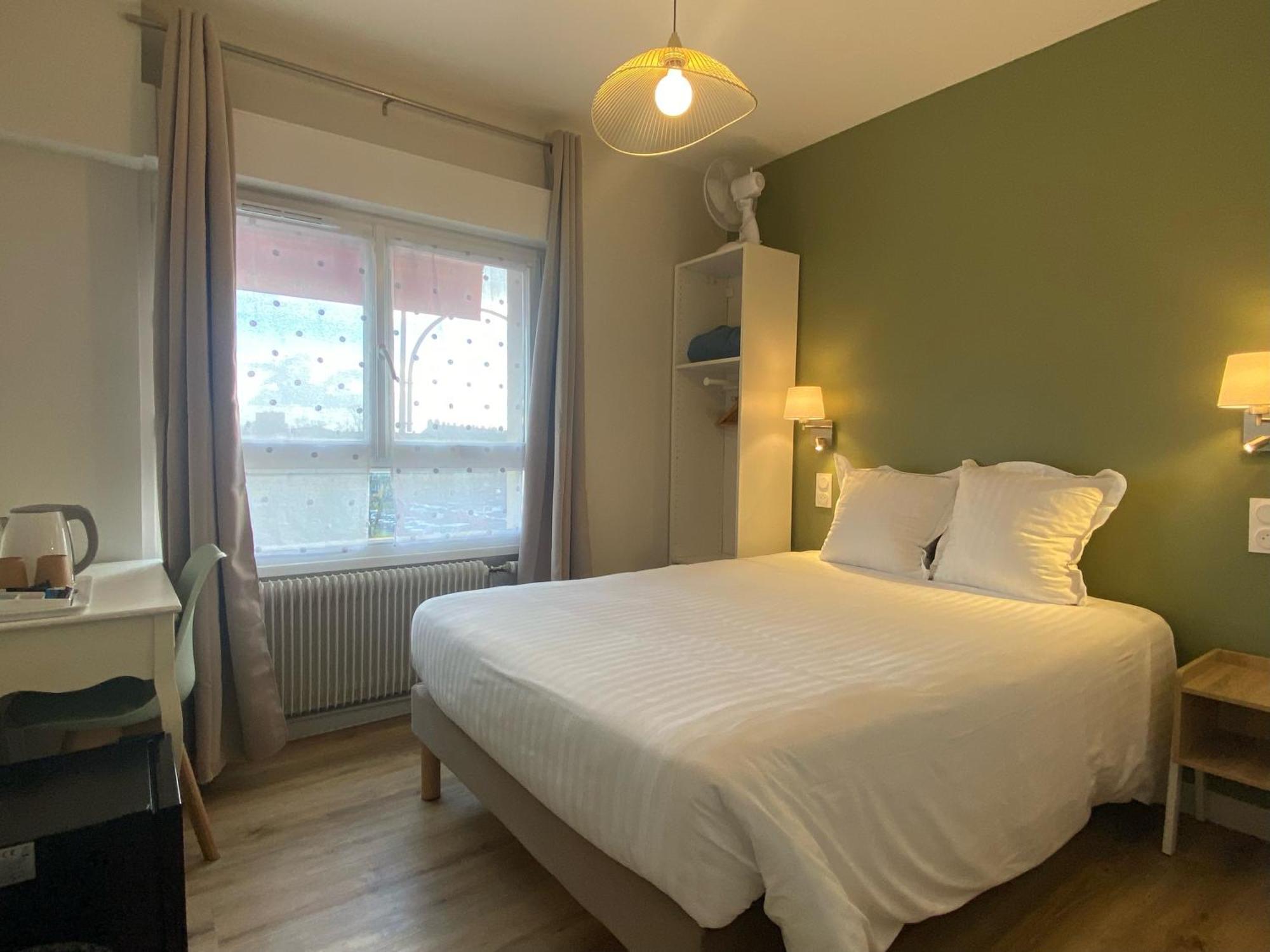 Hotel de Bretagne Fougères Esterno foto