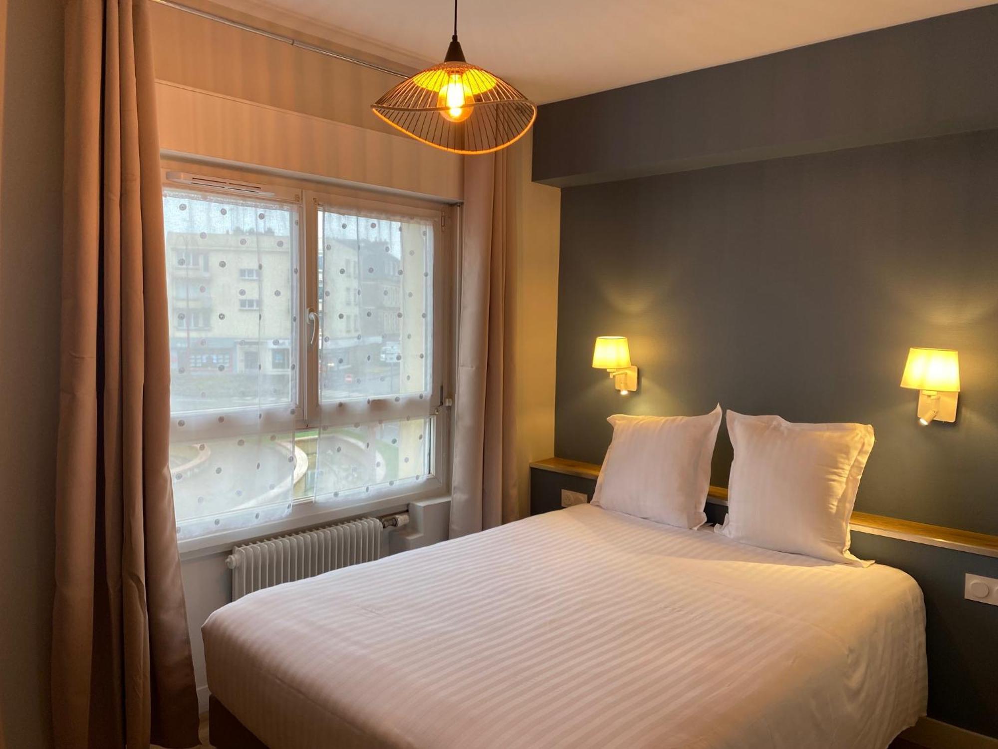 Hotel de Bretagne Fougères Esterno foto