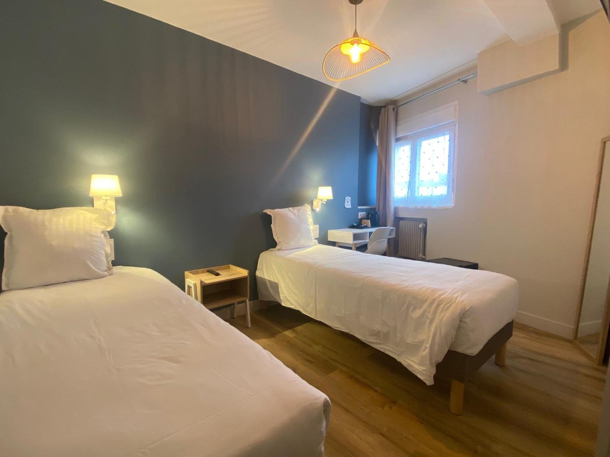 Hotel de Bretagne Fougères Esterno foto