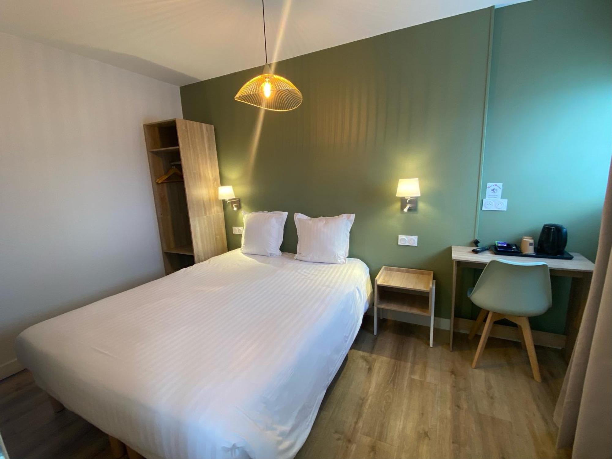 Hotel de Bretagne Fougères Esterno foto